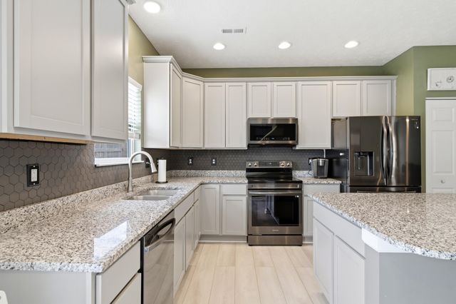 1529 Lewes Castle Drive, Grove City, OH 43123