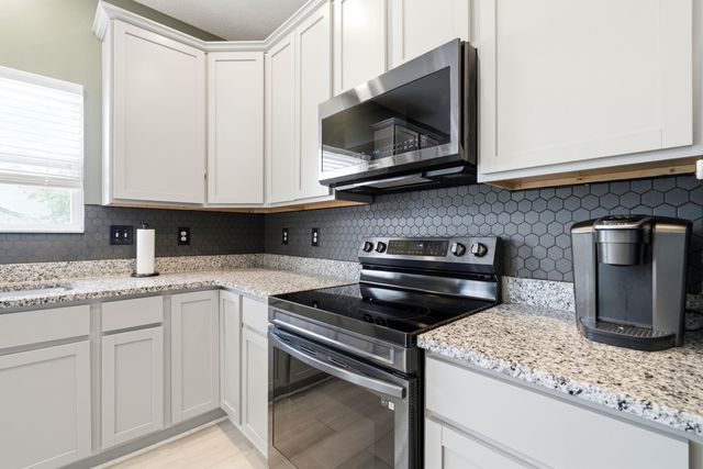 1529 Lewes Castle Drive, Grove City, OH 43123
