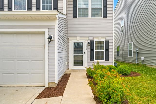 1529 Lewes Castle Drive, Grove City, OH 43123