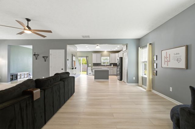 1529 Lewes Castle Drive, Grove City, OH 43123