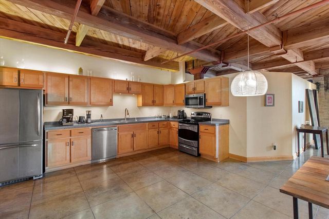 904 E Pearson STREET #303, Milwaukee, WI 53202