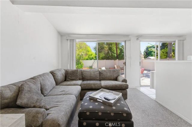 6254 Etiwanda Avenue, Tarzana, CA 91335