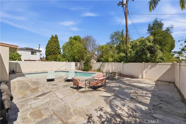 6254 Etiwanda Avenue, Tarzana, CA 91335