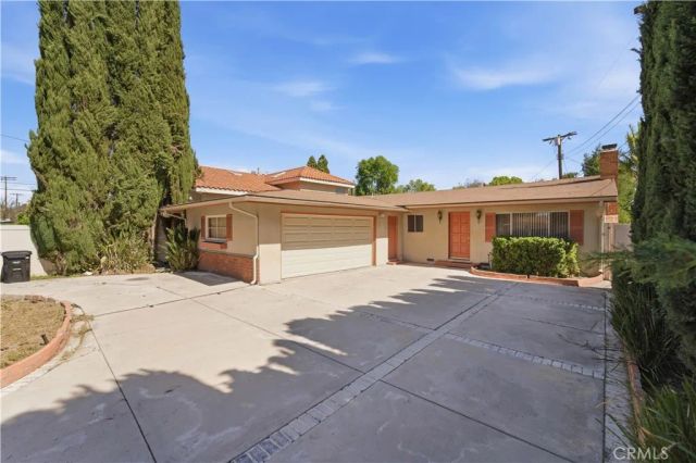 6254 Etiwanda Avenue, Tarzana, CA 91335