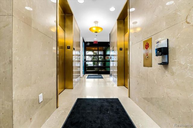 1001 W Jefferson Avenue 9c, Detroit, MI 48226