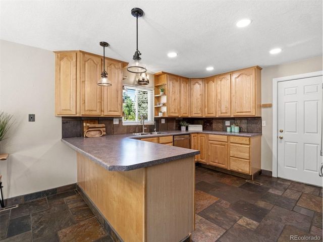 8300 W 72nd Pl, Arvada, CO 80005