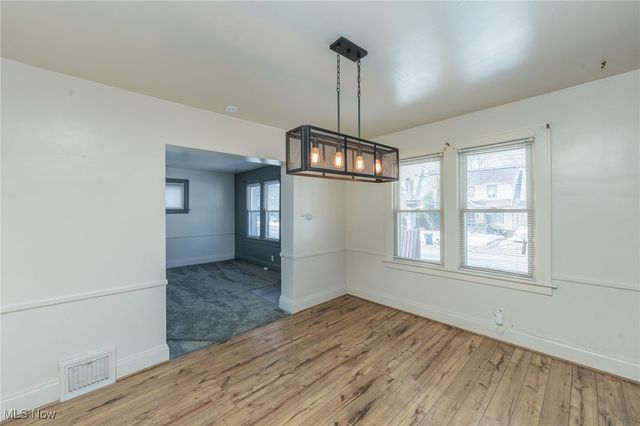 261 Madison Avenue, Akron, OH 44320