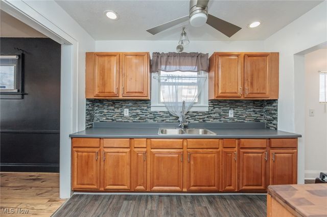 261 Madison Avenue, Akron, OH 44320