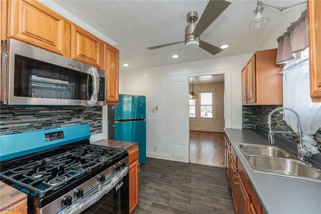 261 Madison Avenue, Akron, OH 44320