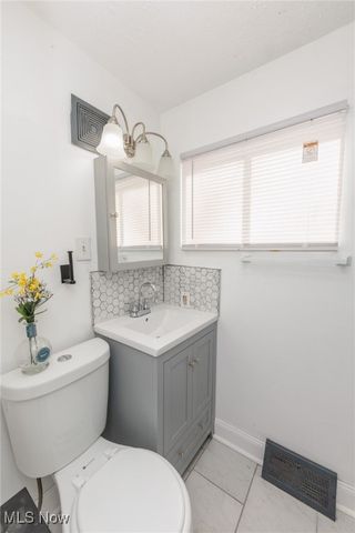 261 Madison Avenue, Akron, OH 44320