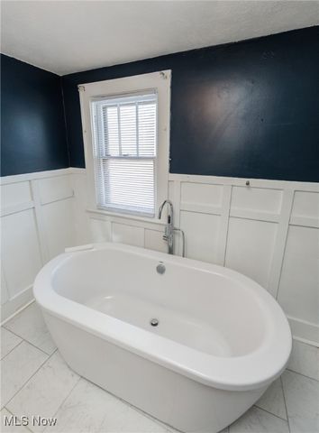 261 Madison Avenue, Akron, OH 44320