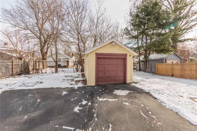 261 Madison Avenue, Akron, OH 44320