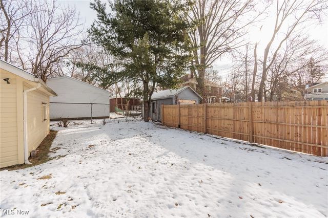 261 Madison Avenue, Akron, OH 44320