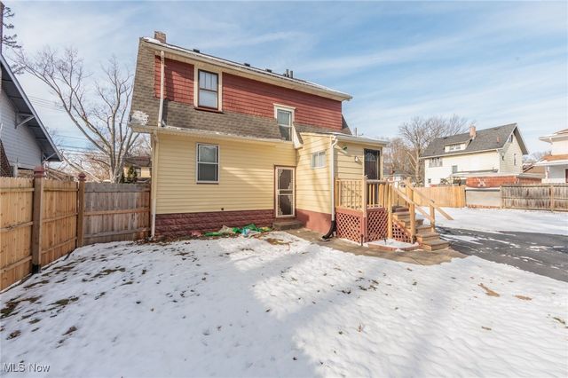 261 Madison Avenue, Akron, OH 44320