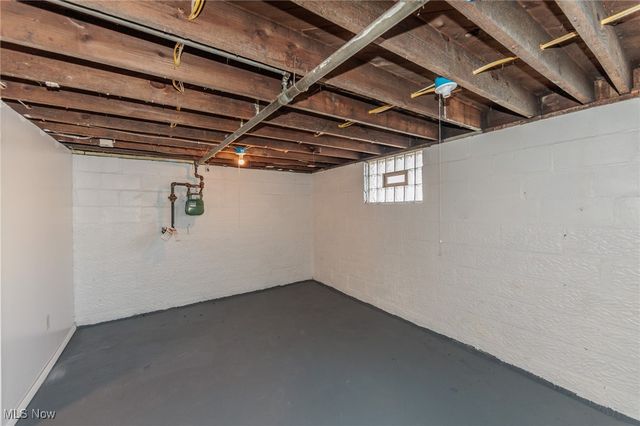 261 Madison Avenue, Akron, OH 44320