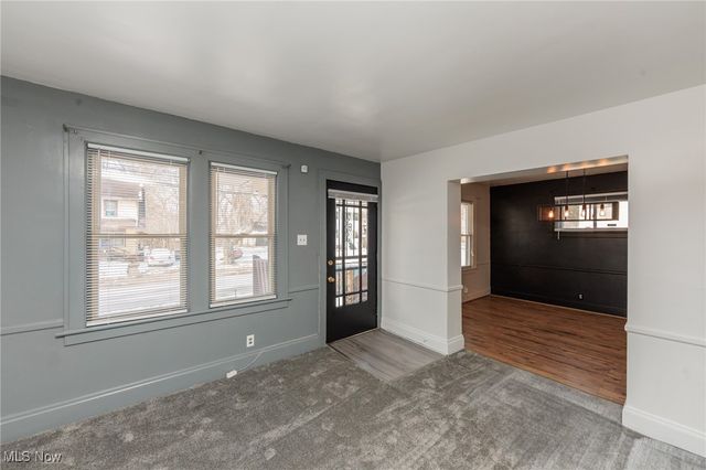 261 Madison Avenue, Akron, OH 44320