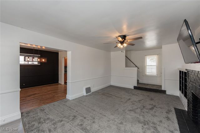 261 Madison Avenue, Akron, OH 44320