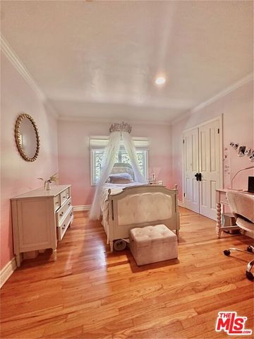 6618 Moore Drive, Los Angeles, CA 90048