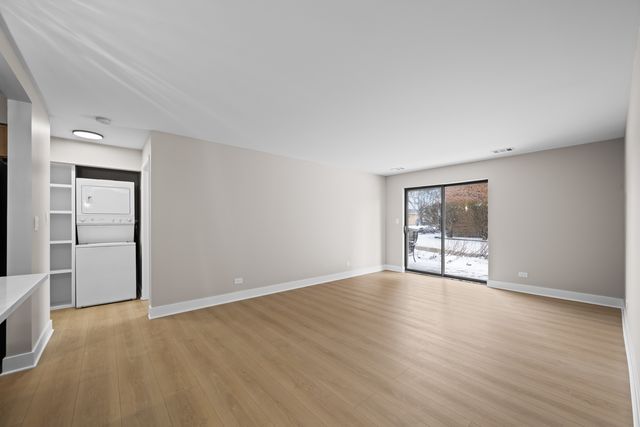 705 W Central Avenue A8, Mount Prospect, IL 60056