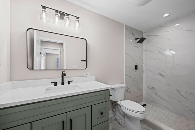 705 W Central Avenue A8, Mount Prospect, IL 60056