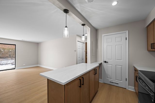 705 W Central Avenue A8, Mount Prospect, IL 60056