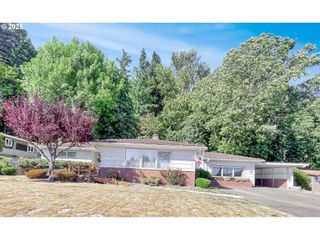 2116 CASCADE Way, Longview, WA 98632