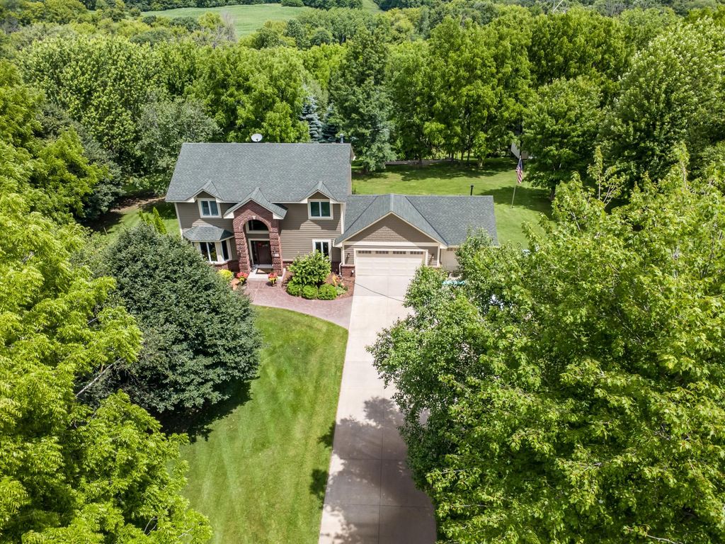 2841 Imperial Avenue N, Lake Elmo, MN 55042