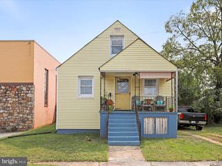 215 E 5TH ST, Front Royal, VA 22630