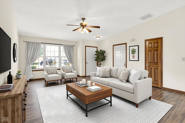 2090 Pelican Drive, Franklin, IN 46131