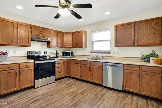 2090 Pelican Drive, Franklin, IN 46131