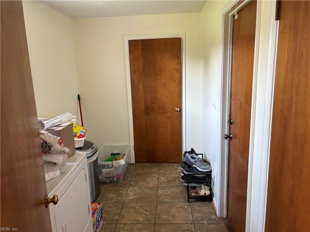 2500 Rock Creek DR, Chesapeake, VA 23325