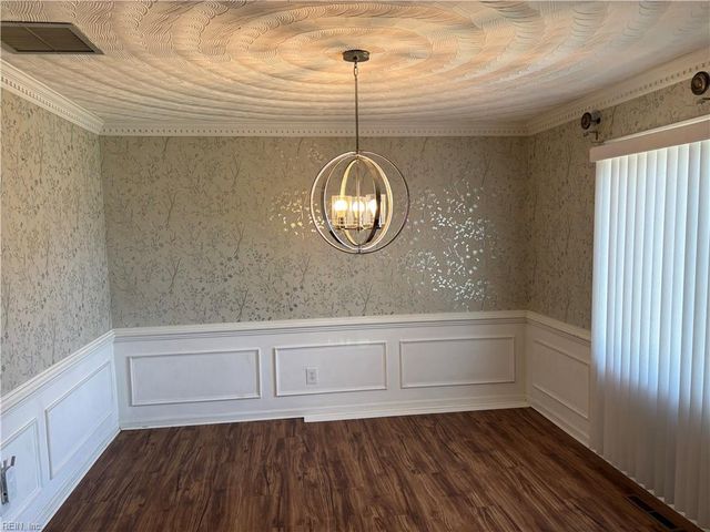 2500 Rock Creek DR, Chesapeake, VA 23325