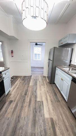 115 Ashley Avenue B, Charleston, SC 29401