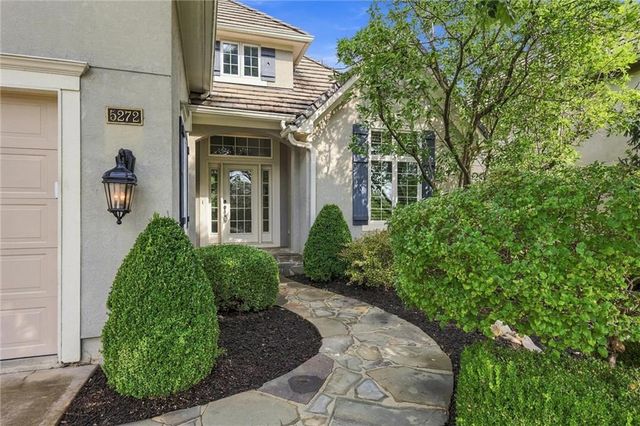 5272 W 150th Terrace, Leawood, KS 66224