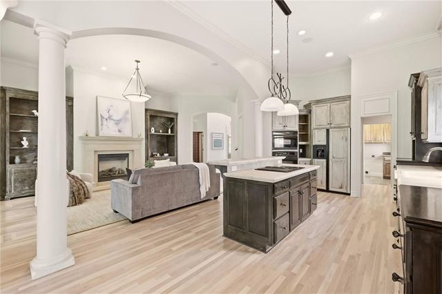 5272 W 150th Terrace, Leawood, KS 66224