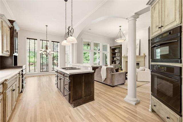 5272 W 150th Terrace, Leawood, KS 66224