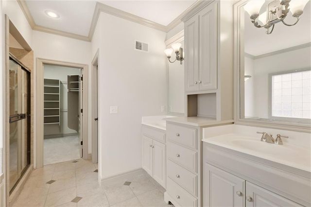 5272 W 150th Terrace, Leawood, KS 66224