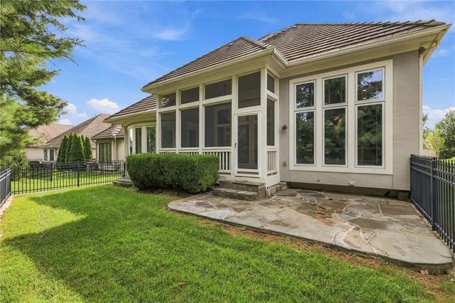 5272 W 150th Terrace, Leawood, KS 66224