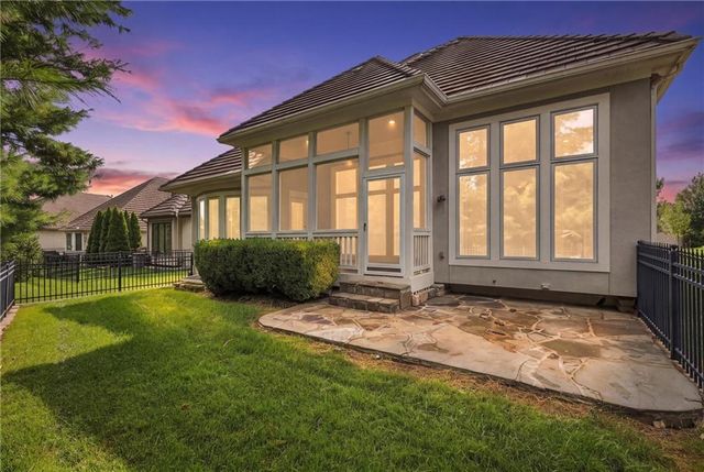 5272 W 150th Terrace, Leawood, KS 66224