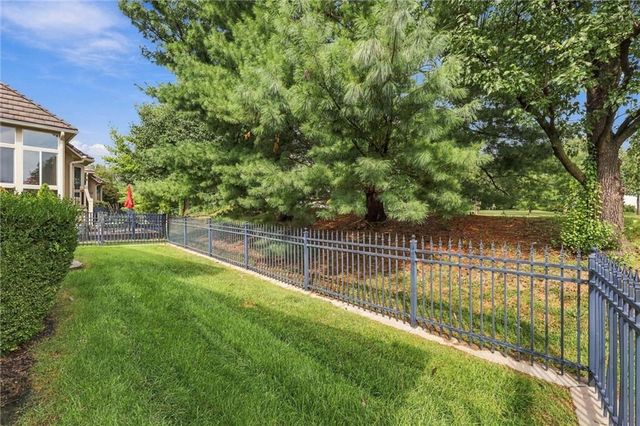 5272 W 150th Terrace, Leawood, KS 66224