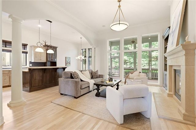 5272 W 150th Terrace, Leawood, KS 66224