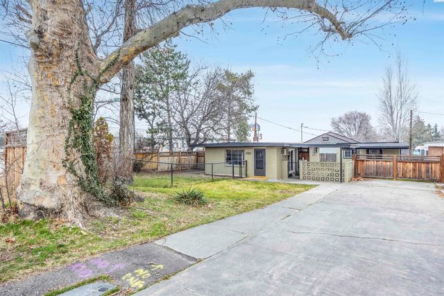 2722 W 7th Ave, Kennewick, WA 99336
