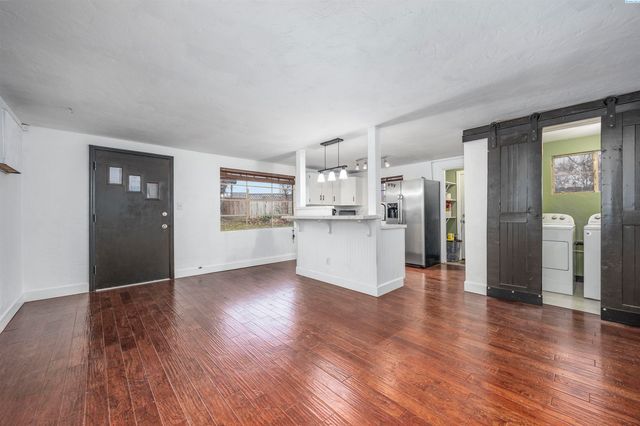 2722 W 7th Ave, Kennewick, WA 99336