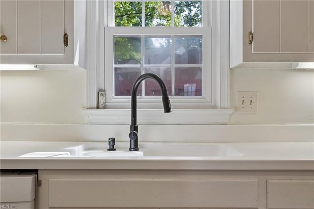 120 Sloane PL, Newport News, VA 23606