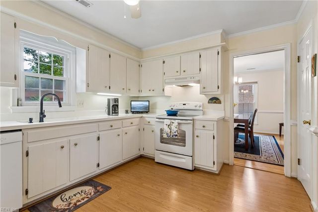120 Sloane PL, Newport News, VA 23606