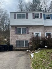 538 Pine Line Dr, Mccandless, PA 15237