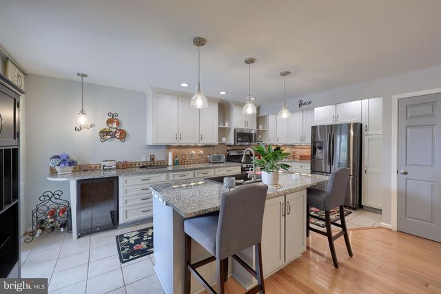 138 MOORLAND CT, Lititz, PA 17543