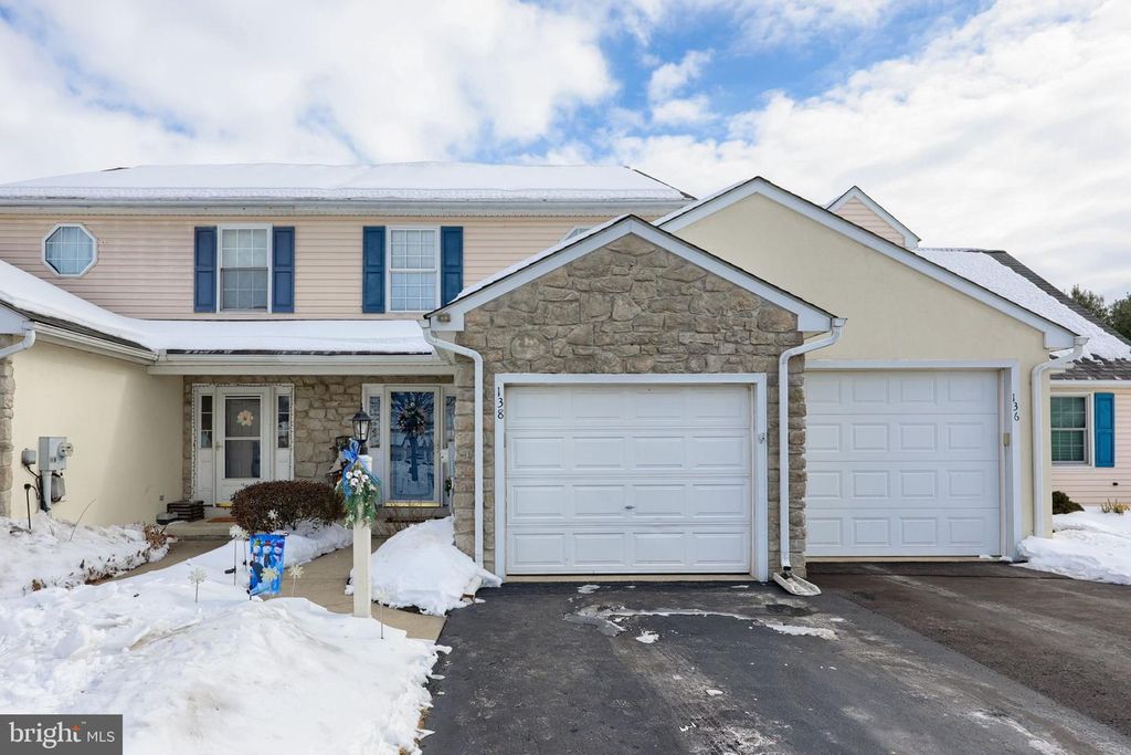 138 MOORLAND CT, Lititz, PA 17543