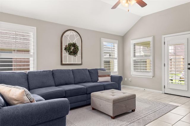 26014 Kingshill Drive, Kingwood, TX 77339