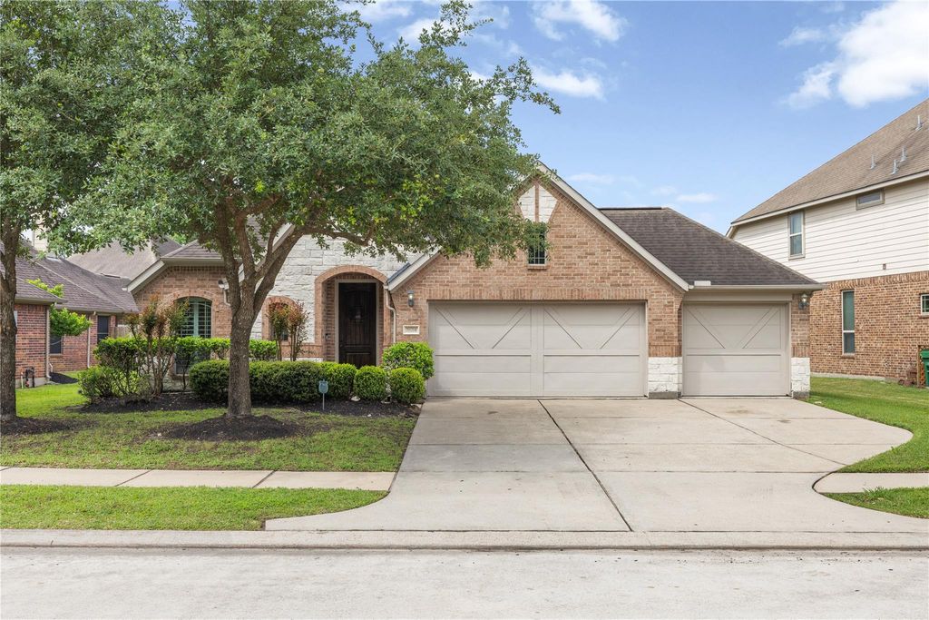26014 Kingshill Drive, Kingwood, TX 77339